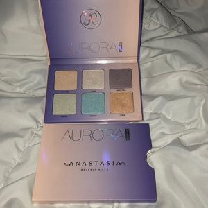Anastasia Aurora glow kit
